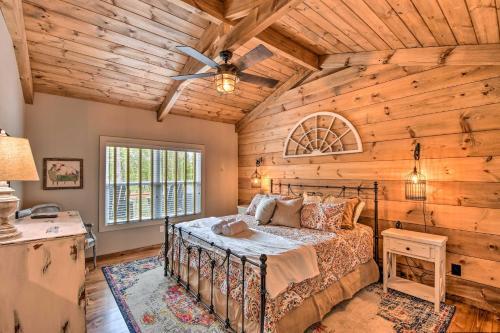 Cork And Creek Cottage With Mtn And Pasture Views!
