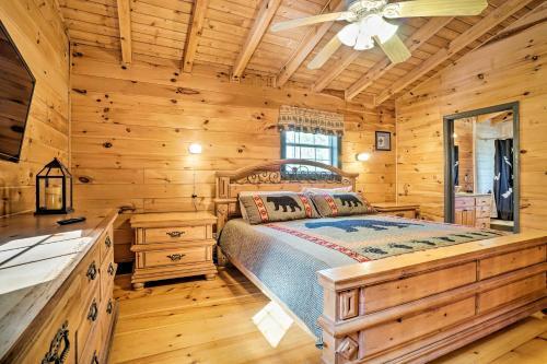 Epworth Escape With Deck, Fire Pit, Hot Tub, Views!