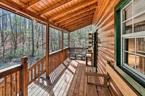 Epworth Escape With Deck, Fire Pit, Hot Tub, Views!
