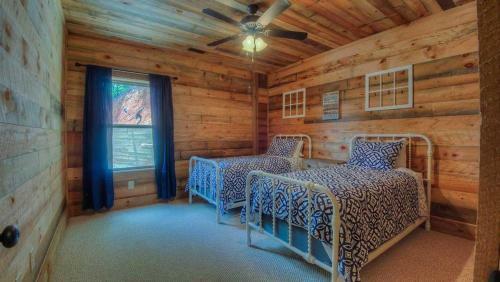 Candlestick Cottage By Escape To Blue Ridge