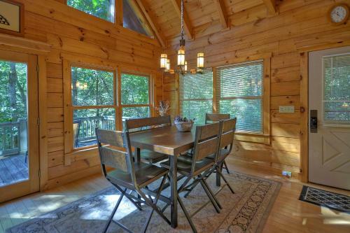 Thunder Falls- Cabin Perched Over 10ft Waterfalls!