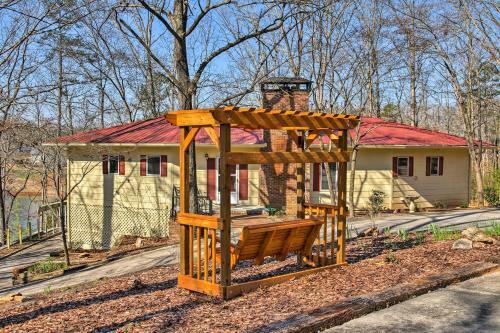 Lake Lanier Home With Dock, Boat Parking, And Grill!
