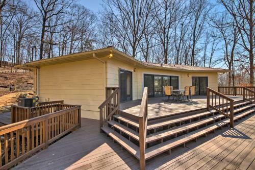 Lake Lanier Home With Dock, Boat Parking, And Grill!