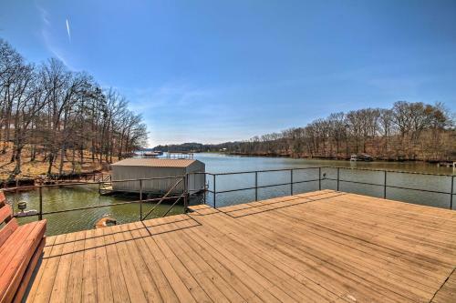 Lake Lanier Home With Dock, Boat Parking, And Grill!