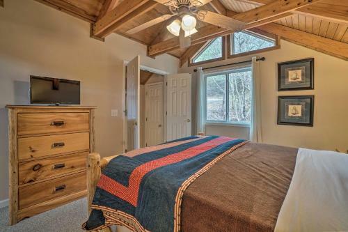 Christoffs Chalet With Hot Tub - 2 Mi To Downtown