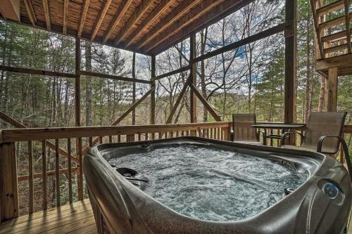 Christoffs Chalet With Hot Tub - 2 Mi To Downtown
