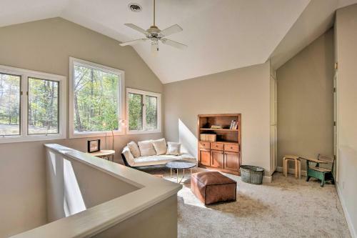 Big Canoe Resort Home With 3 Decks And Mtn Views!