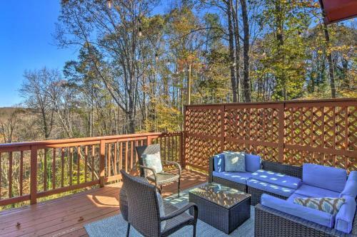 Remodeled Lakefront Retreat With Decks And Dock