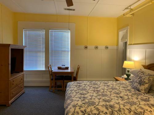 Hotel Woodbridge Inn