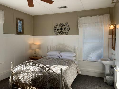 Hotel Woodbridge Inn
