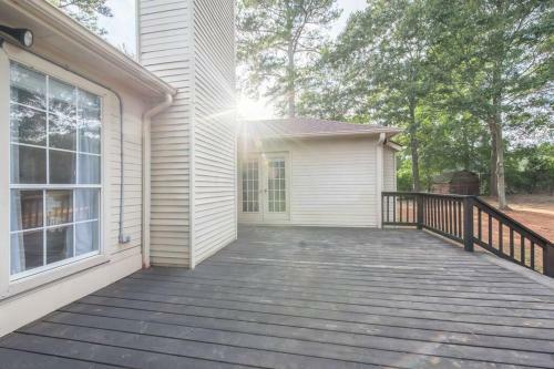 Stylish & Spacious Home Near Atl