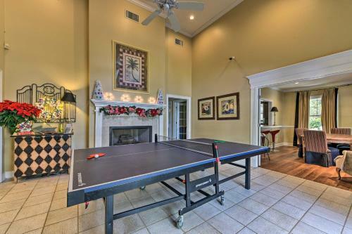 Apartamento St Simons Condo With Amenities, Drive To Beach