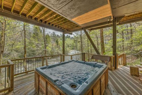 Falcons Nest By Escape To Blue Ridge