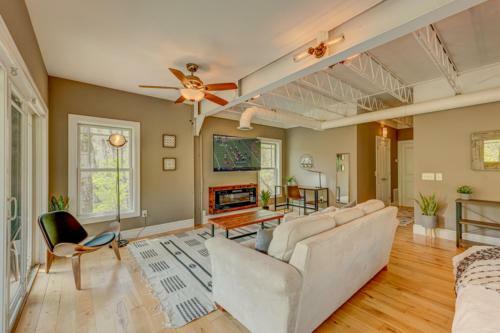 Falcons Nest By Escape To Blue Ridge