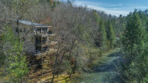 Falcons Nest By Escape To Blue Ridge