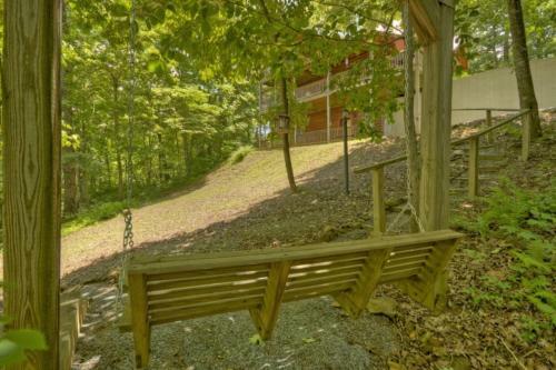 Bear Ridge Hideaway- Secluded Mtn View