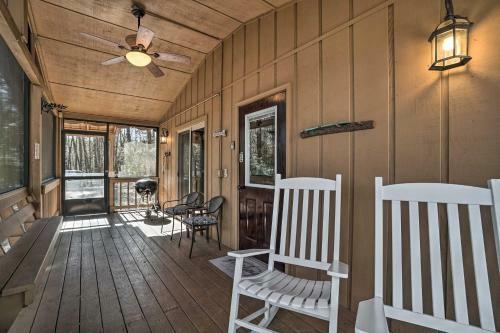 Pet-friendly Wanderlust Cabin 5mi To Helen!