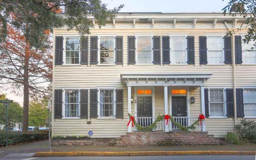 Southern Grace By Lucky Savannah