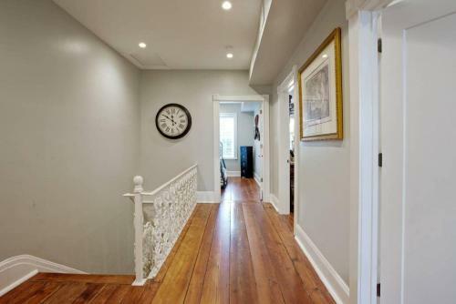 Newly Renovated 4 Bed 3 Bath And 2 Parking Spots