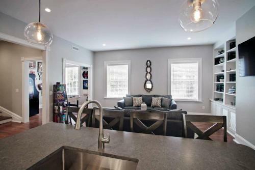 Newly Renovated 4 Bed 3 Bath And 2 Parking Spots