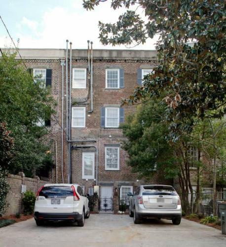 Newly Renovated 4 Bed 3 Bath And 2 Parking Spots