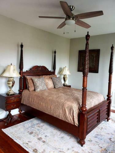 Newly Renovated 4 Bed 3 Bath And 2 Parking Spots