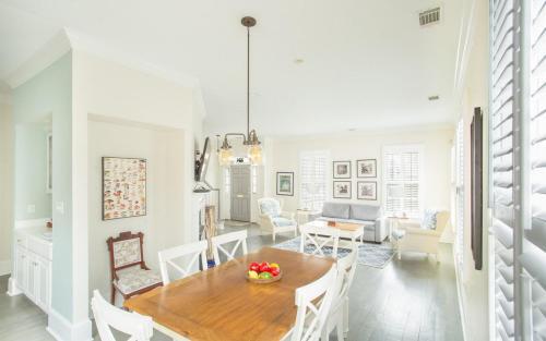 Huntingdon Getaway By Lucky Savannah
