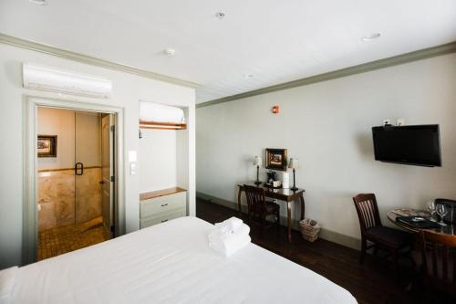 Posada Mcdonoughs Inn Unit 1 By Lucky Savannah