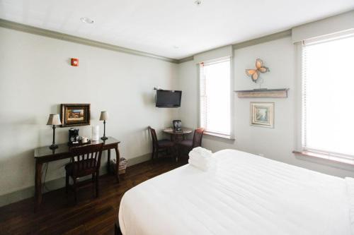 Posada Mcdonoughs Inn Unit 1 By Lucky Savannah