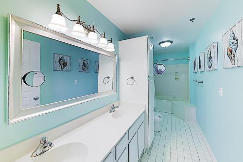 Apartamento New Listing! Beachside Villa With Bay Views & Pool Condo