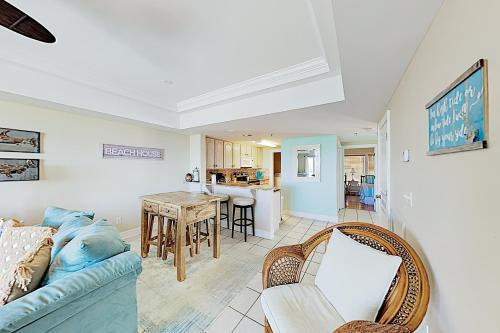 Apartamento New Listing! Beachside Villa With Bay Views & Pool Condo