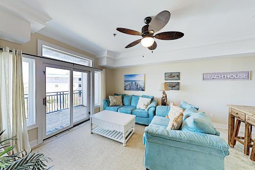 Apartamento New Listing! Beachside Villa With Bay Views & Pool Condo
