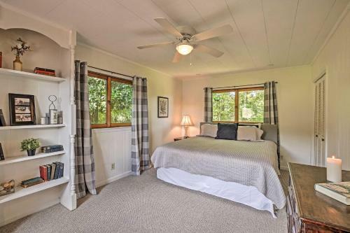 Charming Summerville Home With Yard And Sunroom!