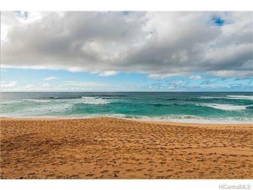 Blue Mahina At Sunset Beach Home
