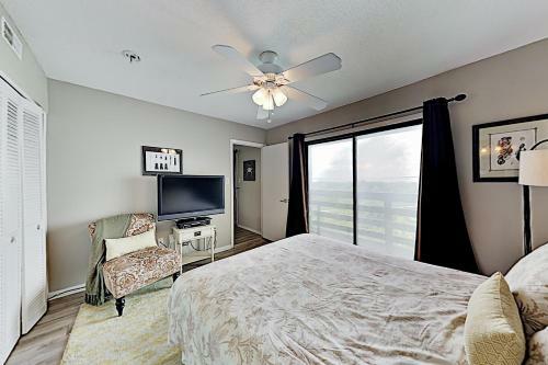 Apartamento Beachfront Getaway - Pools, Tennis - Steps To Sand Condo