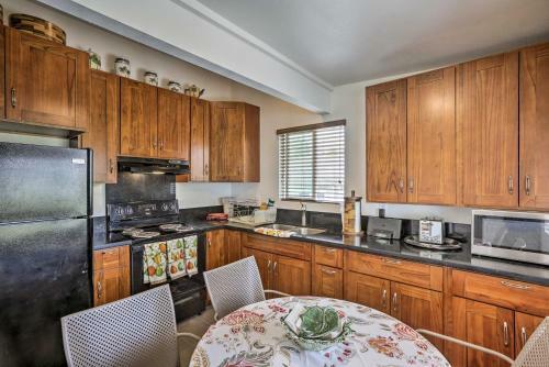 Remodeled Honolulu Apartment With Courtyard Downtown!
