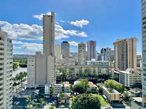 Apartamento 440 Olohana St #1606
