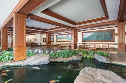 Waikiki Banyan T-1 Wb14