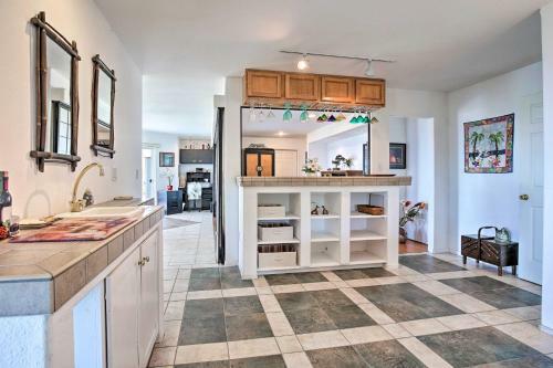 Custom-built Kona Coast Home - Mins To Magic Sands