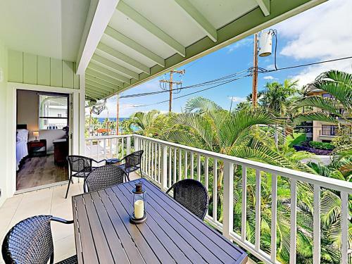 New Listing! Ocean-view Apartment With Pool & Spa Condo