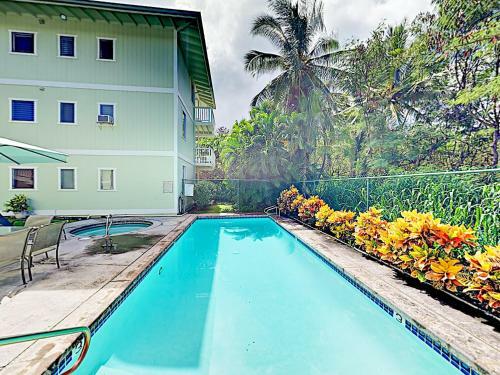 New Listing! Ocean-view Apartment With Pool & Spa Condo