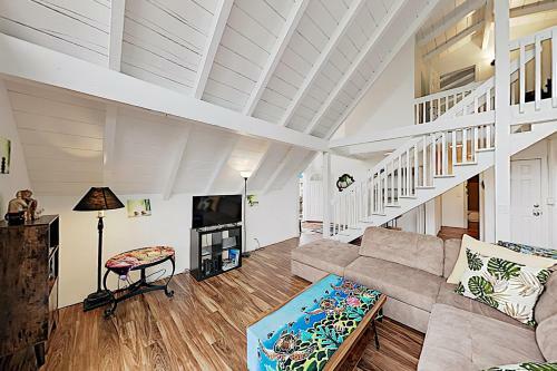 New Listing! Remodeled A-frame With Deck & Balcony Home