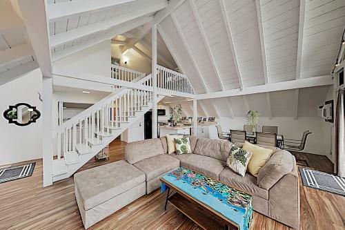 New Listing! Remodeled A-frame With Deck & Balcony Home