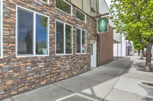 Apartamento Modern Main Street Apt With Easy Outdoor Access!