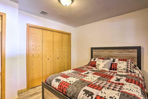 Upscale Cabin With Mountain Views And Large Game Room!