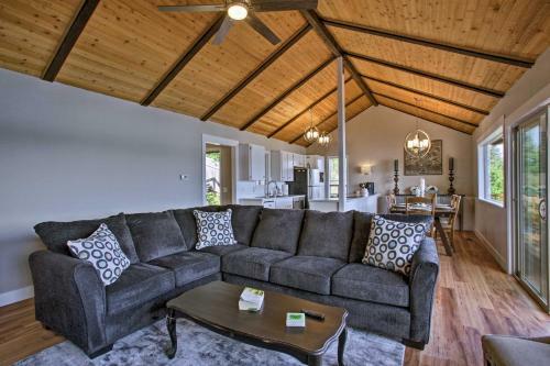 Hillside Home With Dock, 10 Min To Coeur Dalene