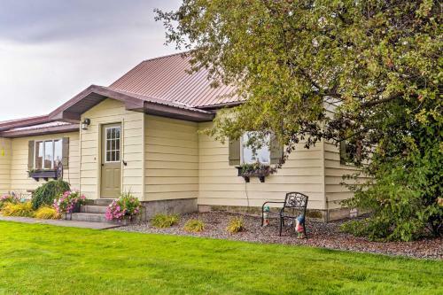 Farmhouse In Country Setting 5 Mi To Gravity Hill!