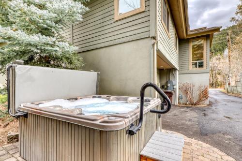 Warm Springs Family Luxury
