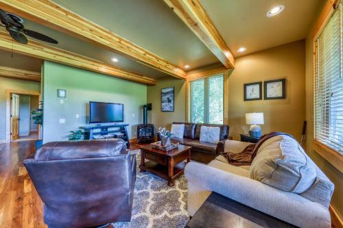 Shiner Creek Retreat