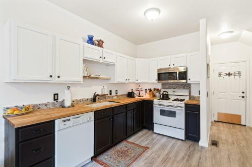 Beautifully Updated Sandpoint Townhome
